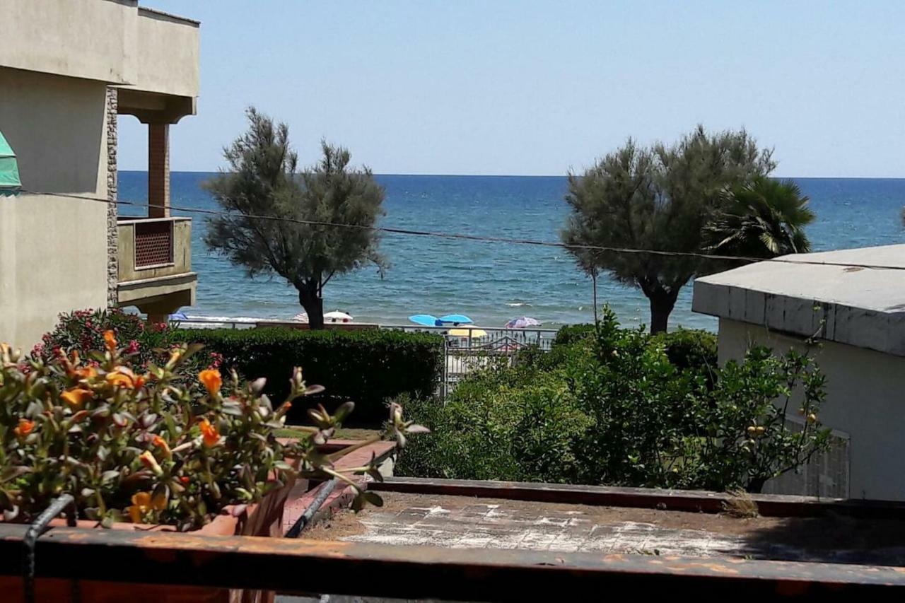 Willa Stella Di Mare Terracina Zewnętrze zdjęcie